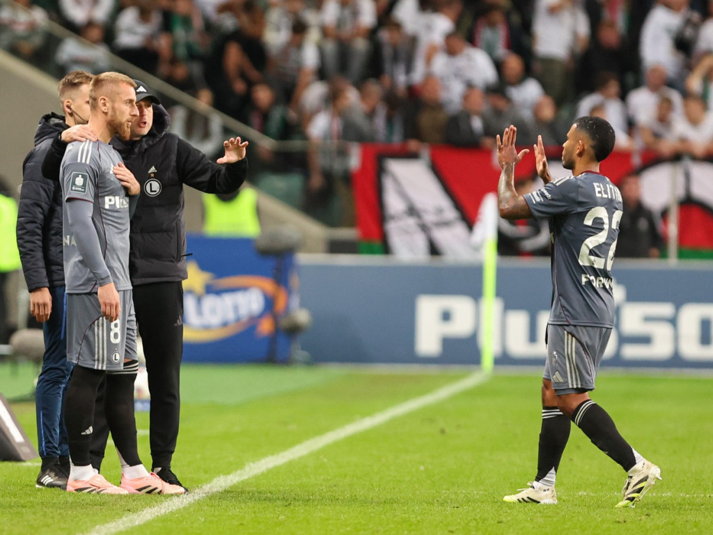 Un antrenor român, ”pe făraș” în străinătate? ”Presiunea e mult mai mare față de la FCSB!”