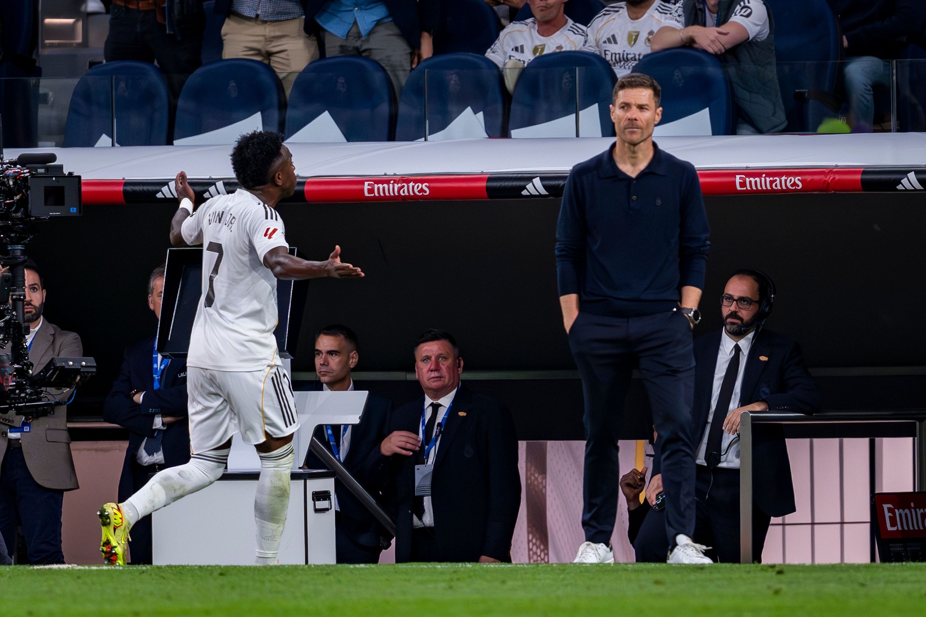 Regulamentul e clar: ce riscă Vinicius, după ce a oferit imagini cum rar se văd, în El Clasico