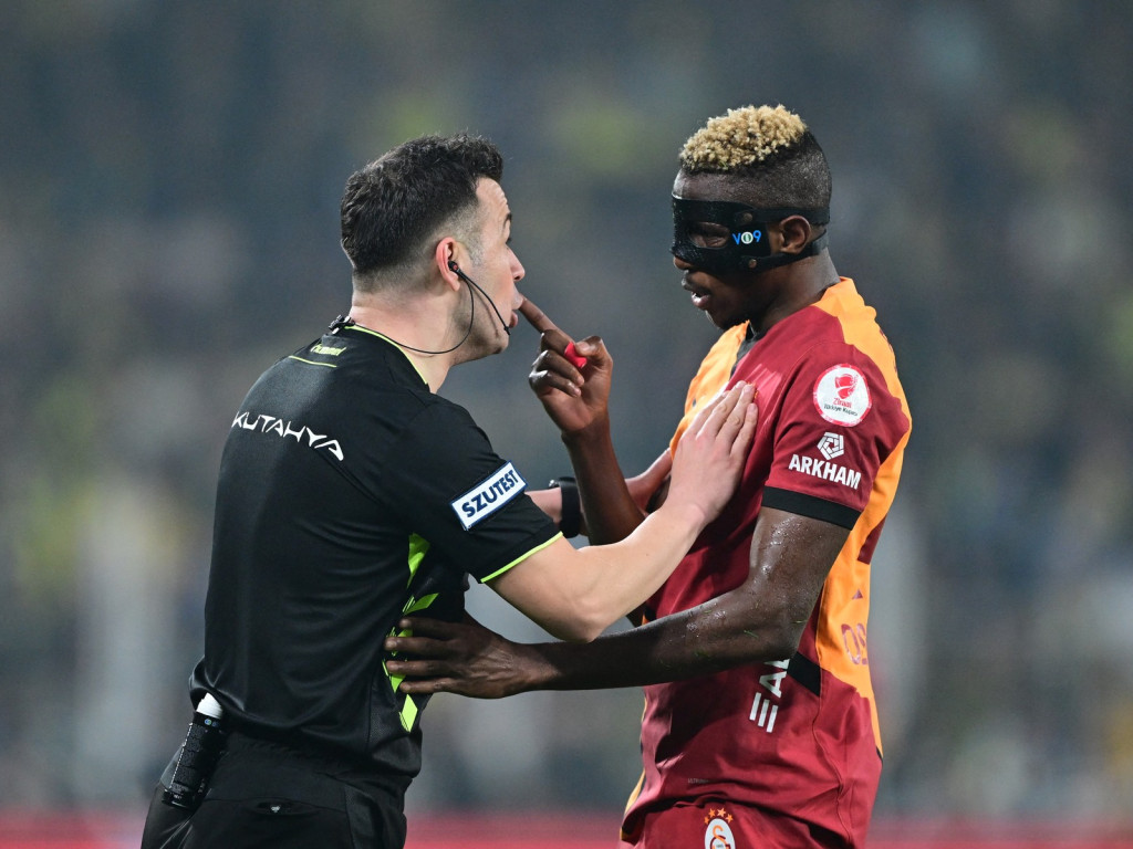 Scandal uriaș în Turcia! Peste 100 de arbitri, prinși de Federație că au pariat