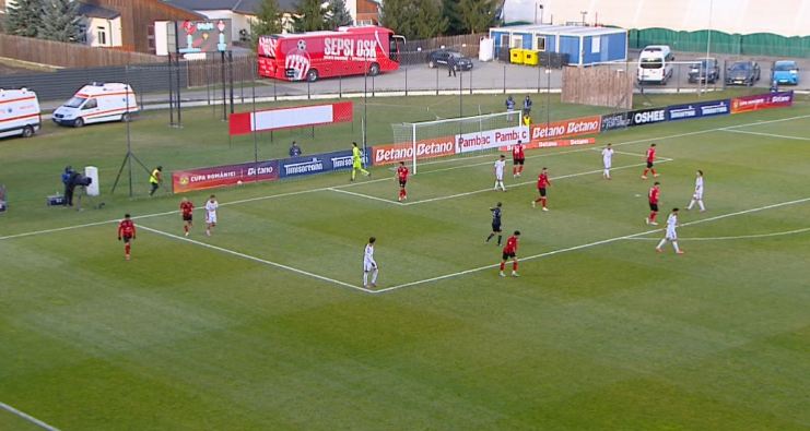 Csikszereda - Sepsi 0-0, ACUM, la DGS 1. Slatina - CFR Cluj, 18:30, DGS 1. CS Dinamo - FC Dinamo, 21:00, DGS 1. Programul din Cupa României