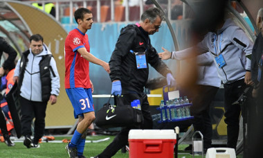 Juri Cisotti a ieșit accidentat în timpul partidei FCSB - UTA 4-0 / Foto: Sport Pictures