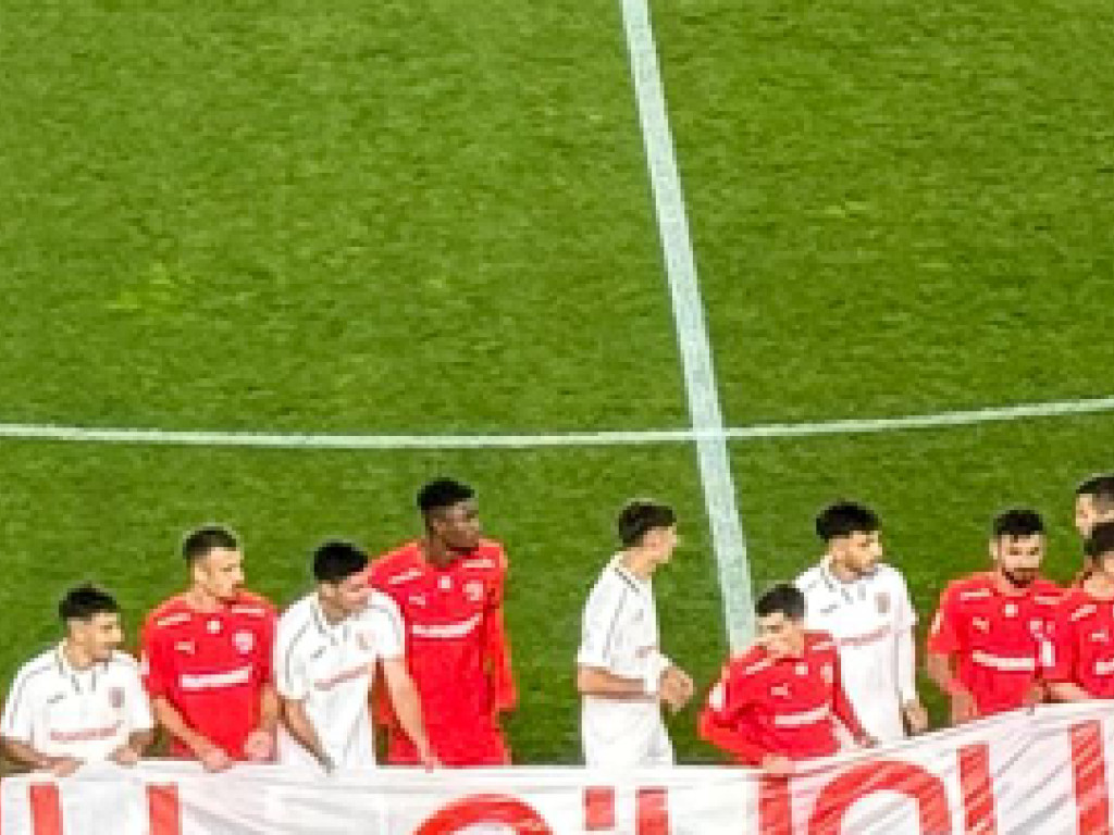 Banner cu mesaj clar! Ce au transmis jucătorii înainte de CS Dinamo - FC Dinamo