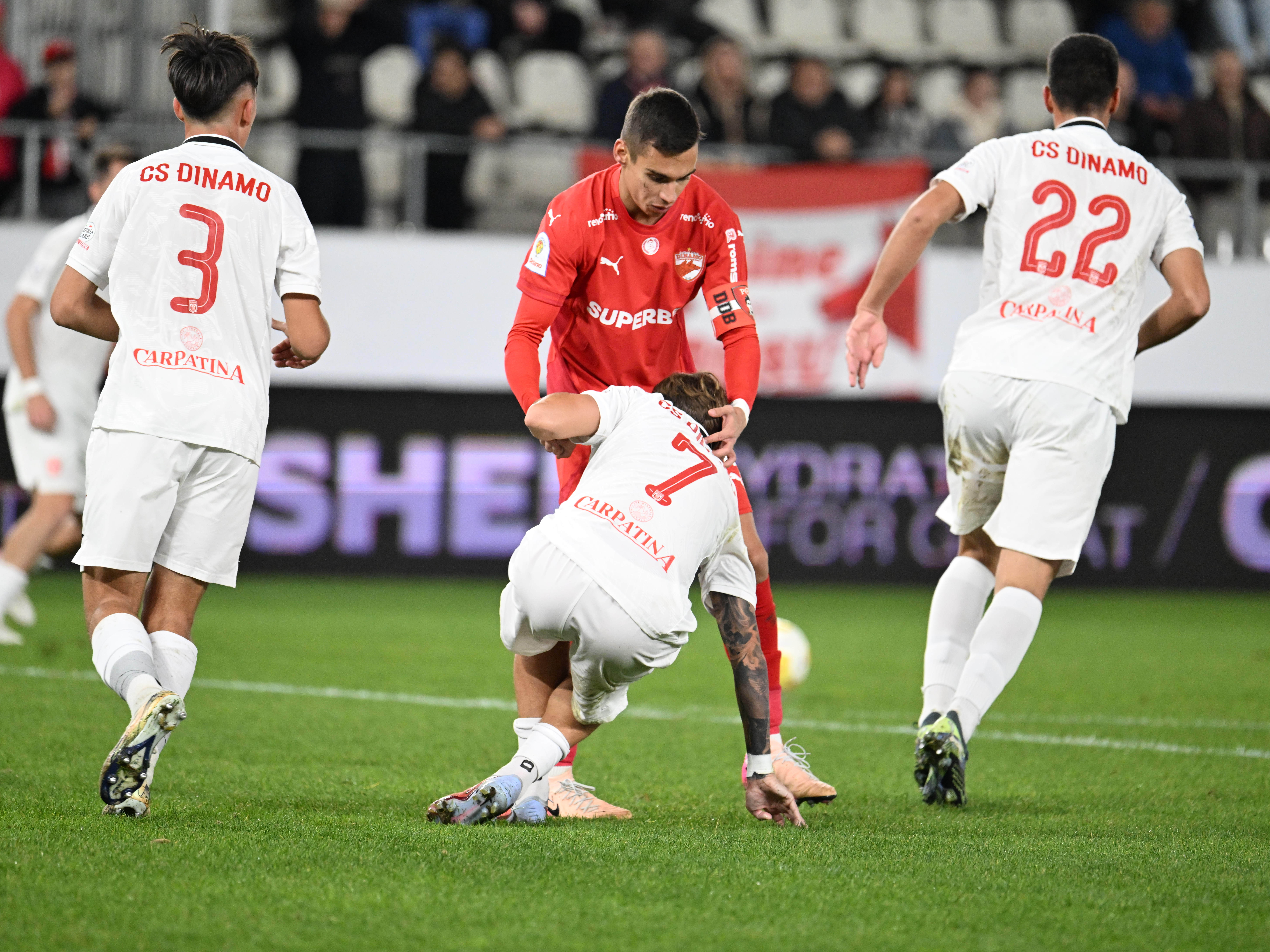 CS Dinamo - FC Dinamo 1-3. Elevii lui Kopic s-au chinuit pe final în meciul ”de familie”