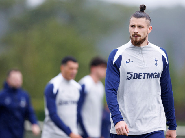 Radu Drăgușin revine la Tottenham după accidentare