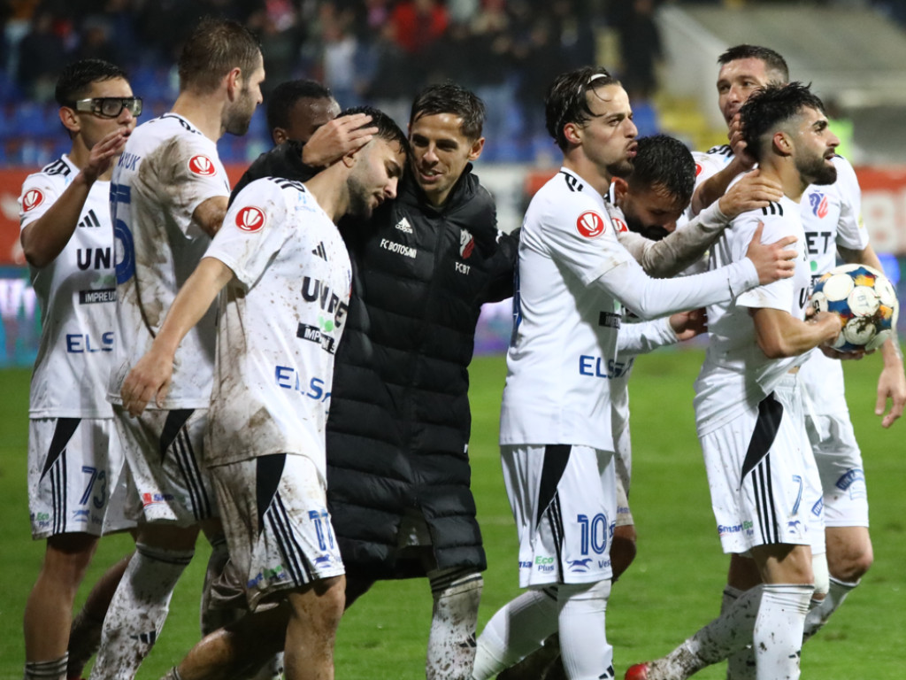 Performanță pe ”stomacul gol”! Jucătorii de la FC Botoșani sunt pe primul loc, dar au restanțe salariale