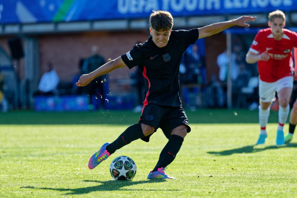 UEFA Youth League - AZ Alkmaar v FC Barcelona - Centre Sportif de Colovray