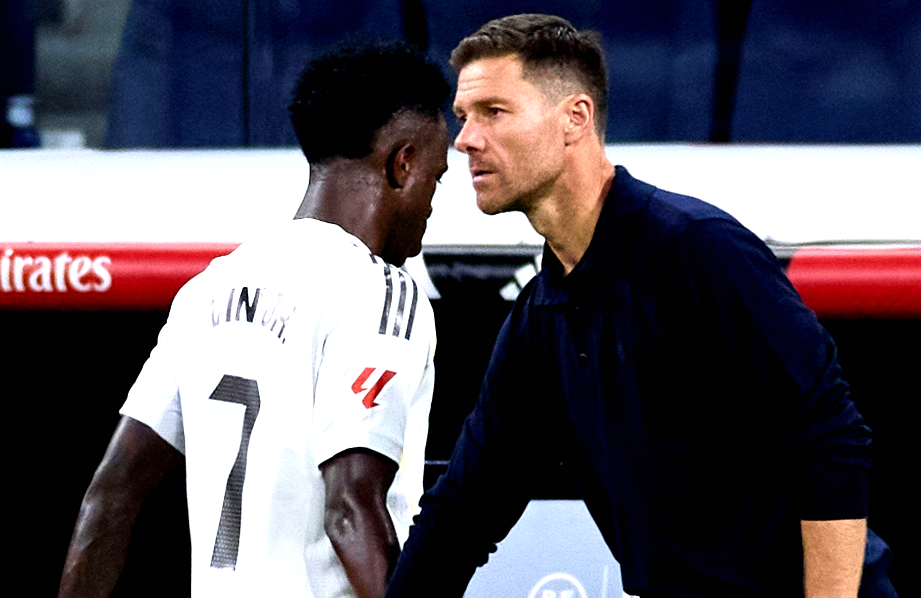 Întâlnire de gradul zero la Real Madrid: Vinicius și Xabi Alonso, față în față! Cine și-a cerut scuze