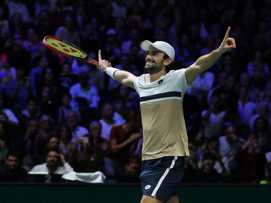 Povestea continuă pentru Valentin Vacherot! Calificare în sferturi la ATP Paris 1000