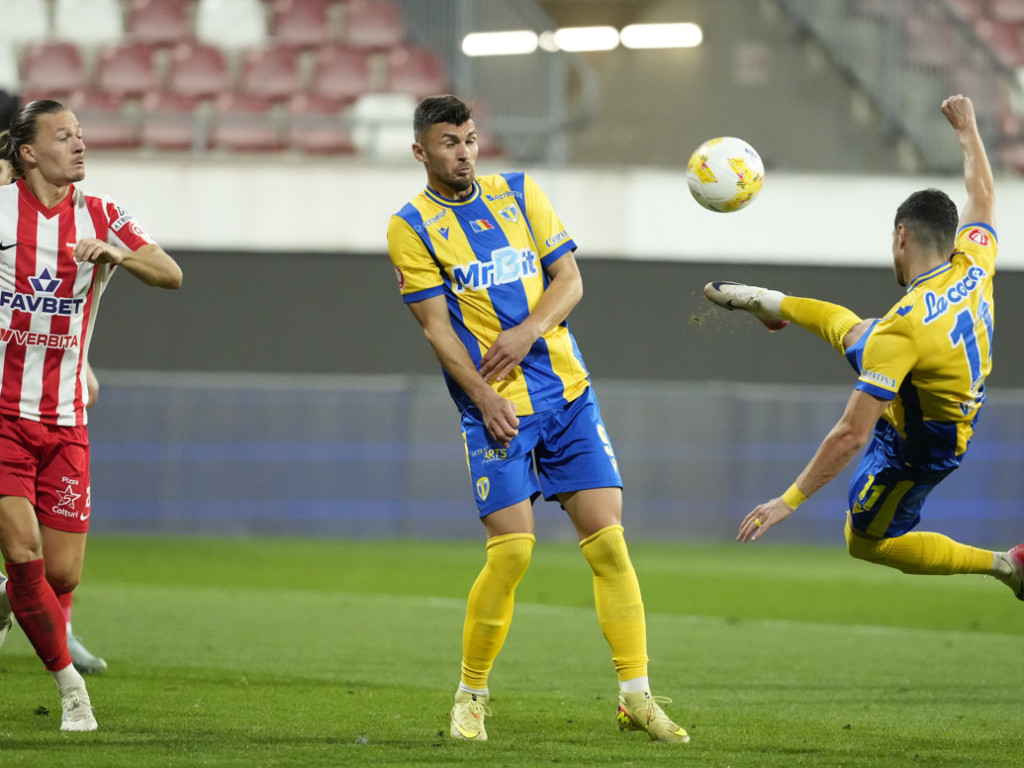 UTA - Petrolul 1-1. ”Lupii Galbeni” au smuls un punct la Arad, în Cupa României!