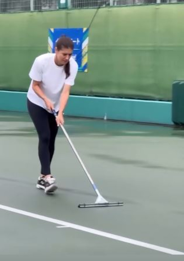 sorana cirstea si mopul