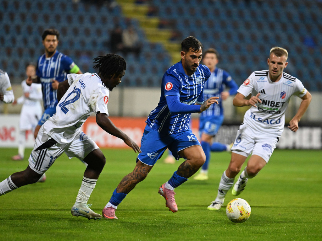 FC Botoșani - Farul 1-1. Remiză în Cupă. Moldovenii au avut un penalty anulat în prelungiri!