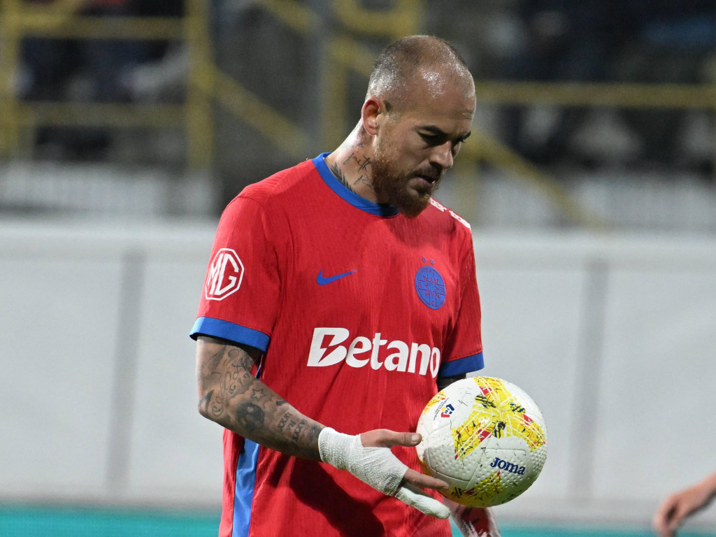 "Să intre în teren și să strângă din dinți". Mesaj direct din partea lui Victor Pițurcă pentru Denis Alibec