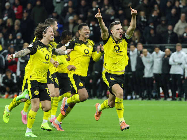 Borussia Dortmund câștigă la Augsburg cu 1-0