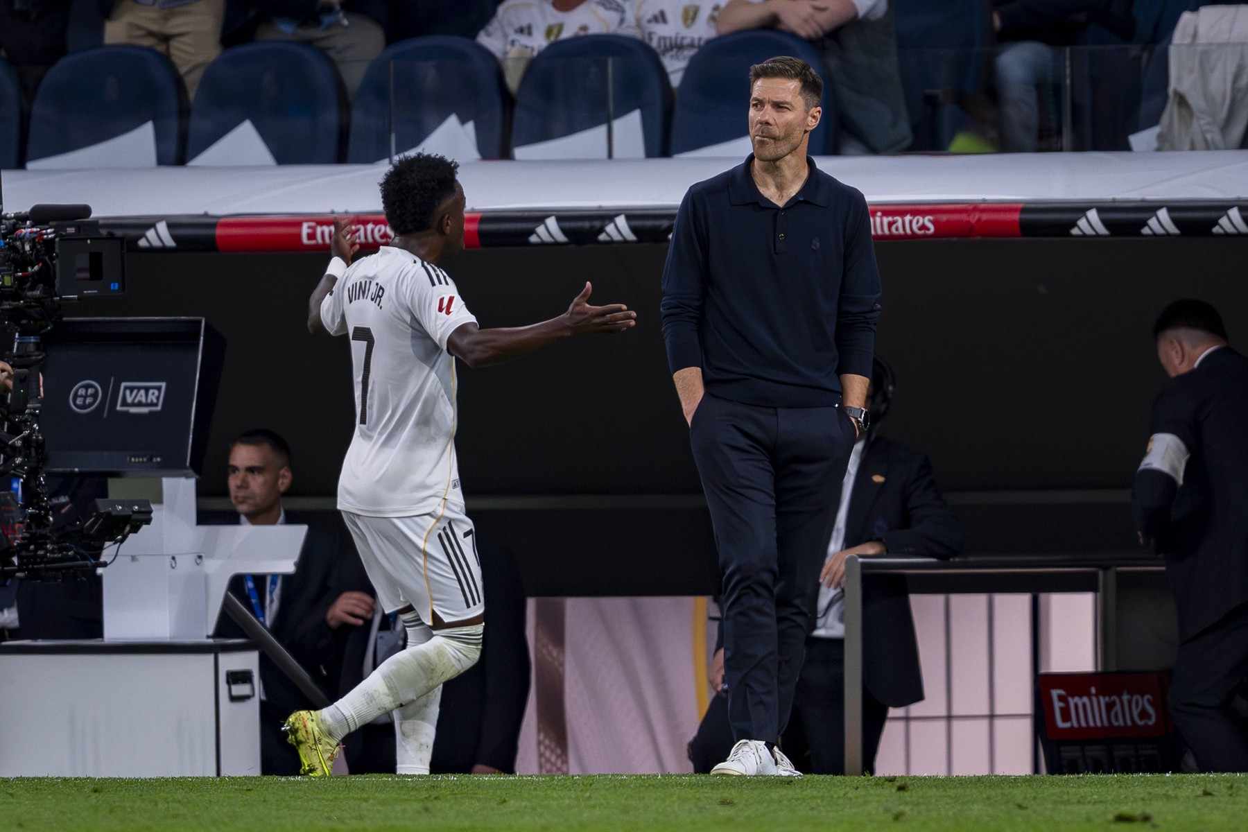 S-a terminat între Vinicius și Xabi Alonso, la o lună și jumătate de la scandalul de proporții!