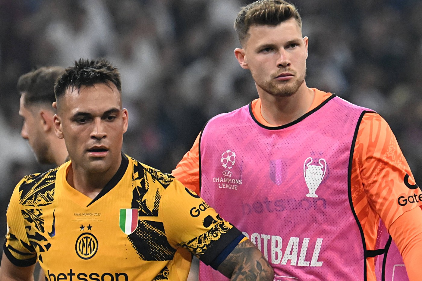 Portarul lui Inter l-a luat iar prin surprindere pe Cristi Chivu, la 5 zile de la accidentul mortal