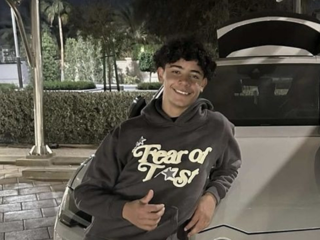 Neverosimil: ce cadou i-a făcut Cristiano Ronaldo fiului său de doar 15 ani