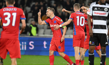 FOTBAL:UNIVERSITATEA CLUJ-FCSB, SUPERLIGA SUPERBET (1.11.2025)