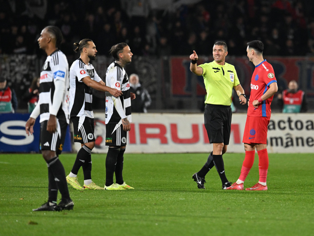 Nu l-a iertat! Răbufnire în direct, după ”U” Cluj - FCSB: ”Să plătească!”