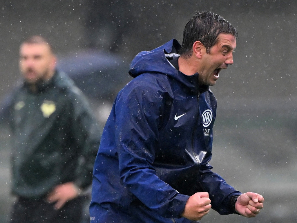 Camerele au filmat tot: reacția lui Cristi Chivu, după autogolul din minutul 90+4. Serie A a scris două cuvinte