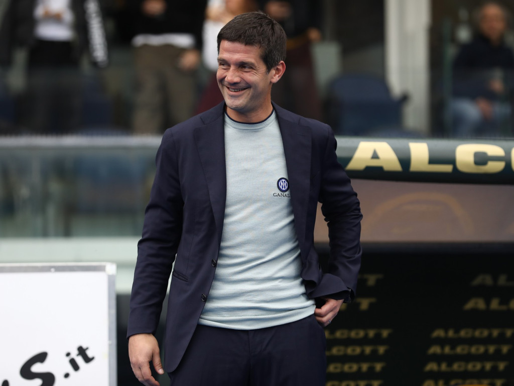 ”De ce?”. Cristi Chivu a făcut toata sala să izbucnească în râs, cu un singur răspuns