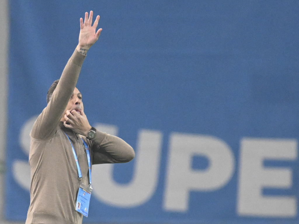 Nici n-a stat pe gânduri: după ce a auzit că e înjurat de rapidiști, Mirel Rădoi s-a întors și a făcut un singur gest