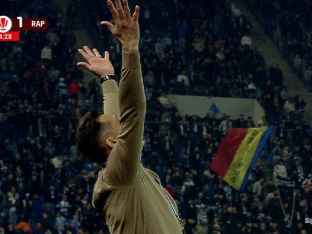 Exasperat! Gestul lui Mirel Rădoi: a vorbit cu Divinitatea în timpul partidei Craiova - Rapid