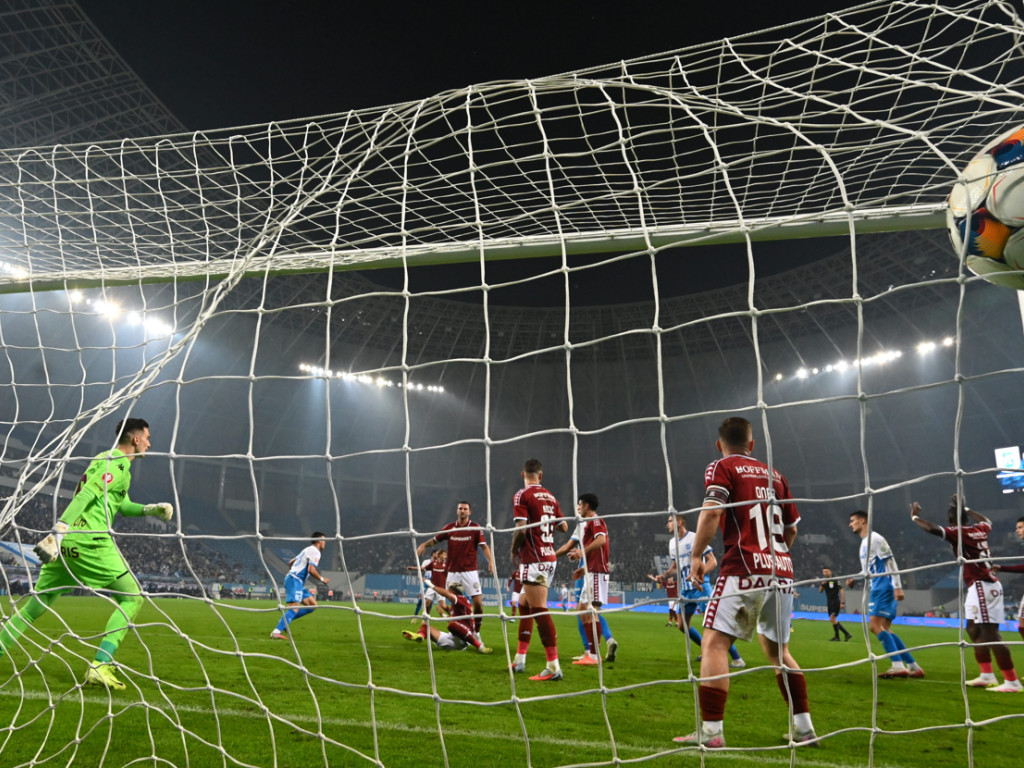 A văzut Universitatea Craiova - Rapid și a fost ”dat pe spate” de doi jucători: ”Incredibil!”