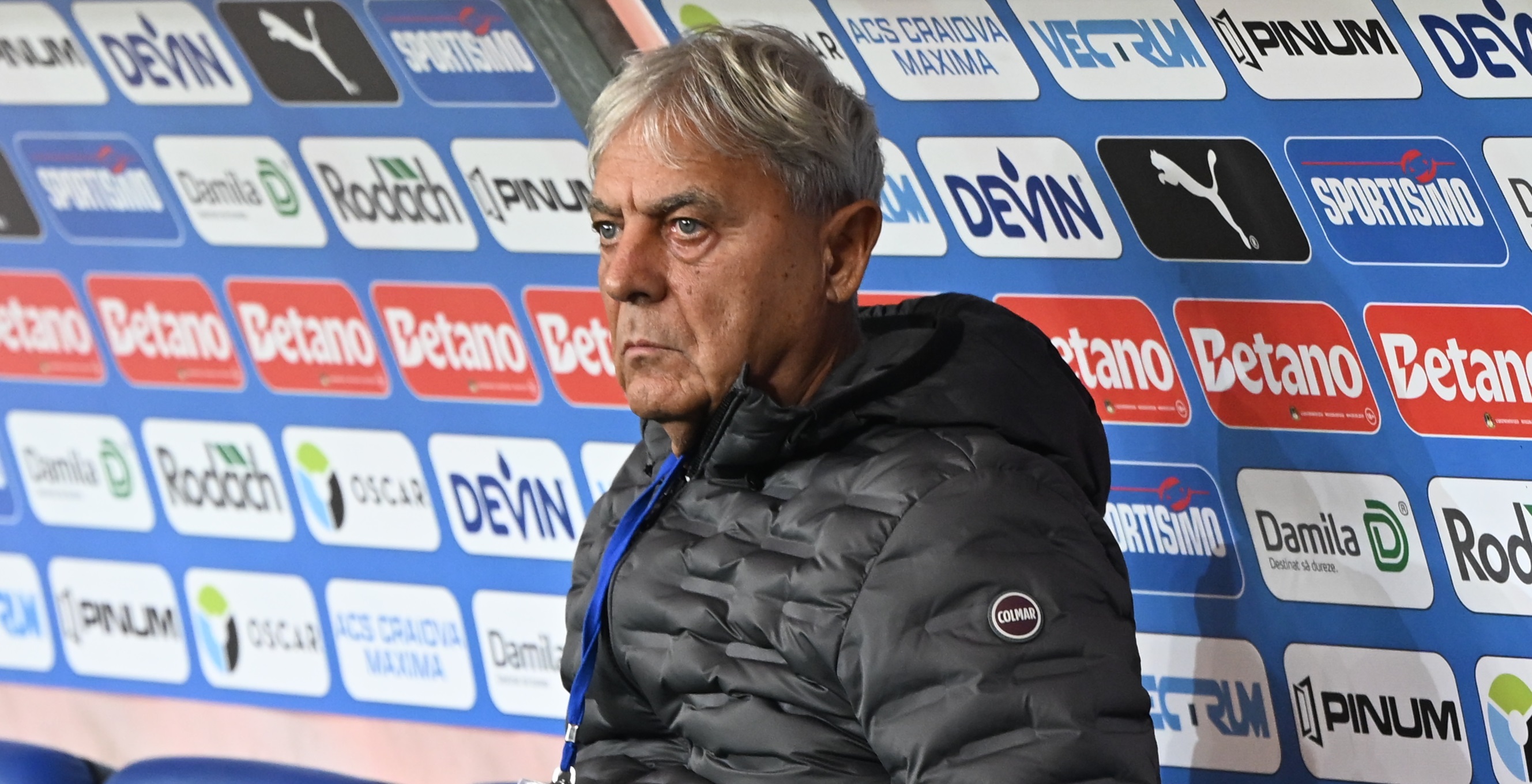 Arbitrul ”desființat” și acuzat de Cârțu că este fan FCSB, în camera VAR la Universitatea Craiova - CFR