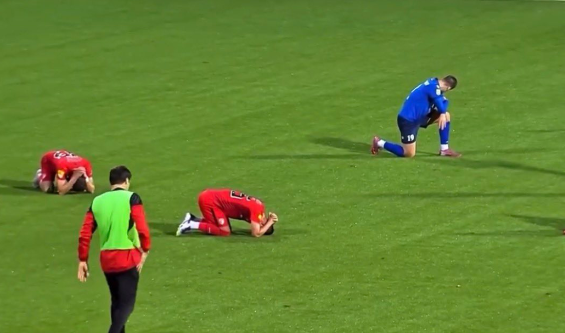 ”Cea mai tristă scenă din fotbal”: reacția jucătorilor, după ce au aflat că antrenorul lor a murit