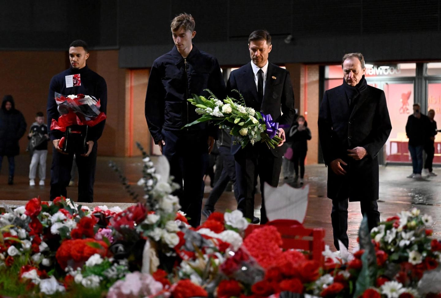 Ce gest! Real Madrid a mers direct la locul memorial al lui Diogo Jota, înainte de meciul cu Liverpool