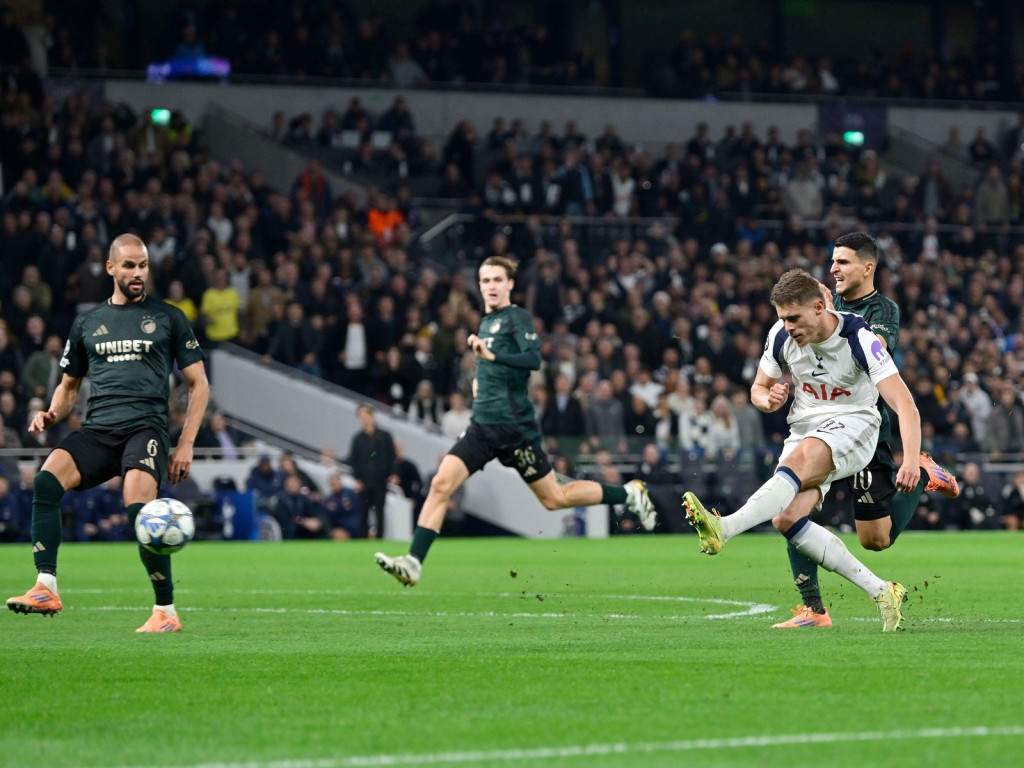 ”S-a transformat în Messi”. Antrenorul lui Drăgușin a rămas impresionat de ”golul sezonului” reușit de coechipierul său