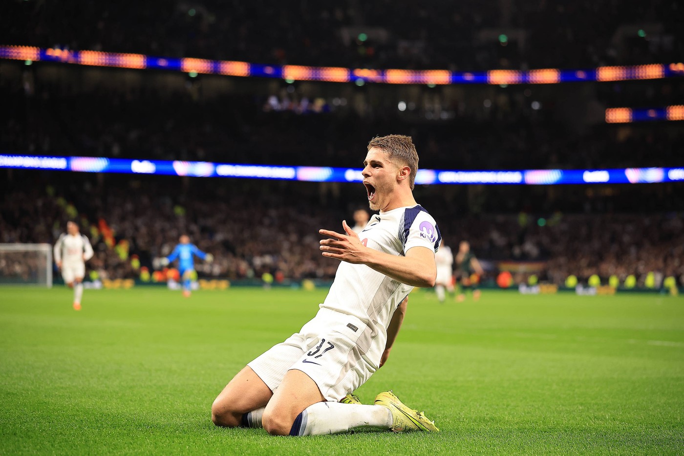 ”Golul sezonului”. Colegul lui Radu Drăgușin a fost de neoprit în Champions League