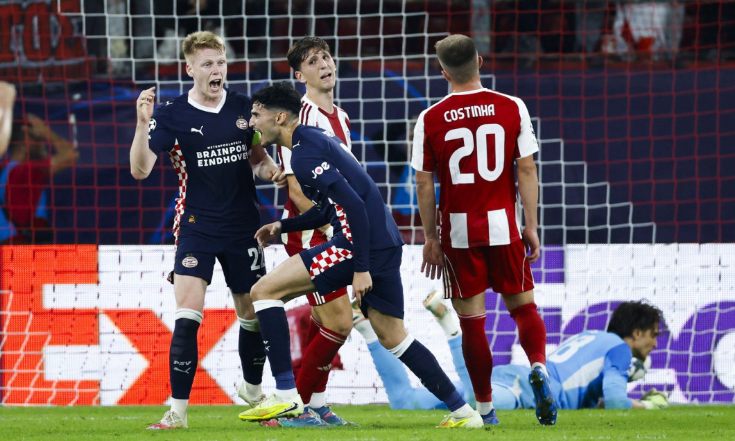 PIRAEUS - Ricardo Pepi of PSV Eindhoven celebrates the 1-1 draw during the UEFA Champions League match between Olympiacos FC and PSV Eindhoven at the Georgios Karaiskakis Stadium on November 4, 2025, in Piraeus, Greece. ANP MAURICE VAN STEEN