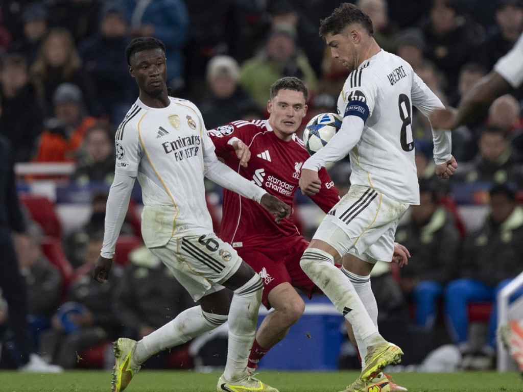 ”Ne-am mândrit cu Istvan Kovacs. Nu știu cum am fost așa mulți”. Românul prezent pe Anfield, bucuros de prestația arbitrului