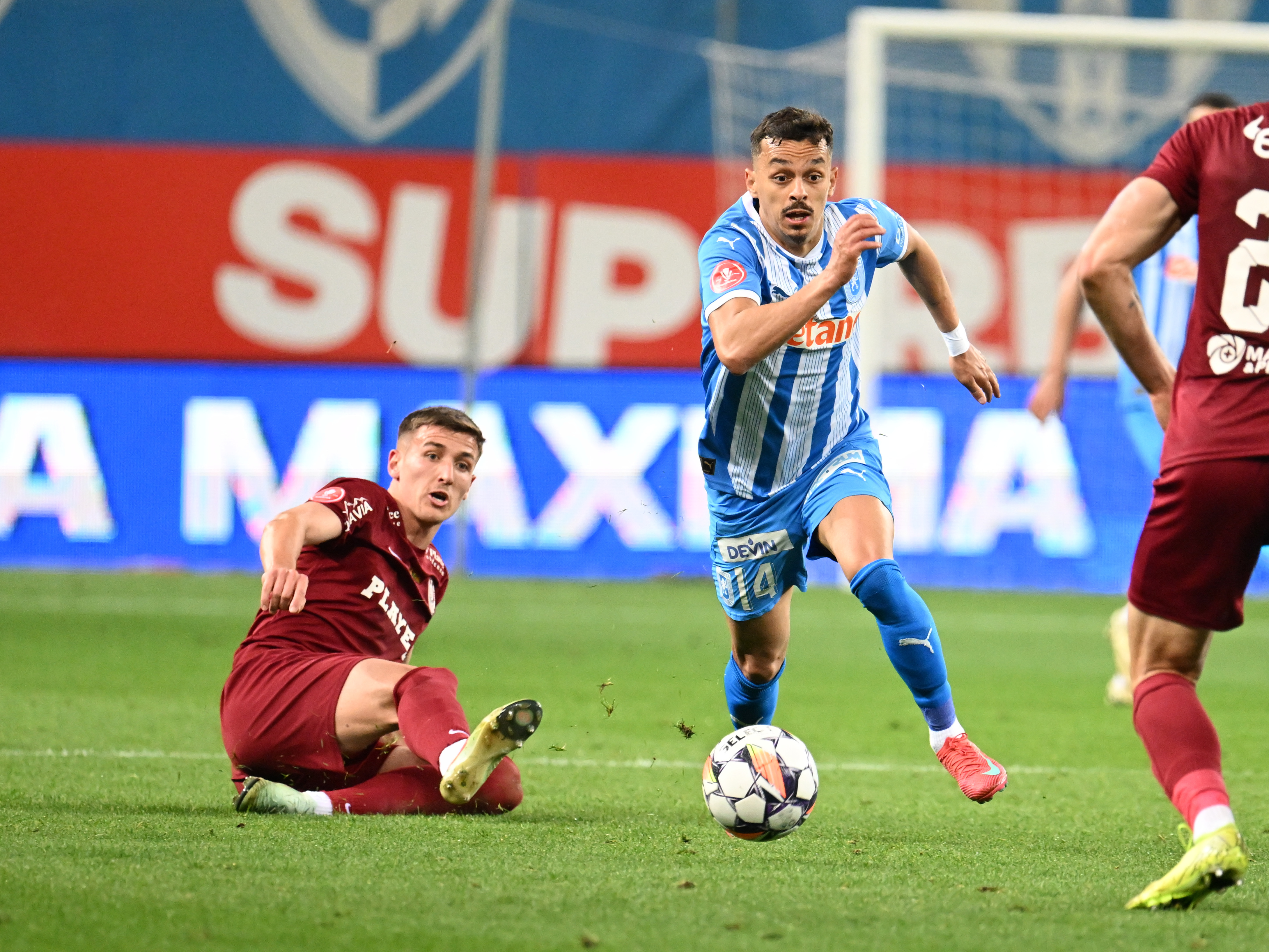 Anunțul făcut de CFR Cluj despre Lindon Emerllahu și Louis Munteanu