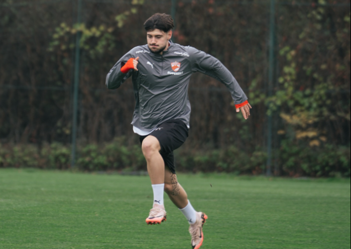 De ce depinde debutul lui Adrian Mazilu la Dinamo. Atacantul a ajuns de două luni în Ștefan cel Mare