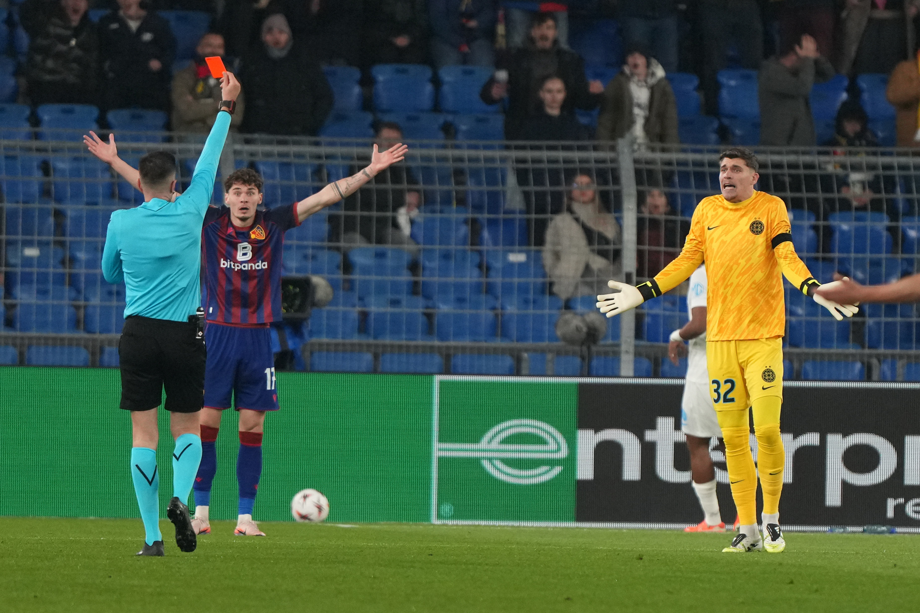 Basel - FCSB 1-0, ACUM pe Digi Sport 1. Elvețienii, ocazie după ocazie! FCSB are șansele ei. Târnovanu, ROȘU în minutul 12