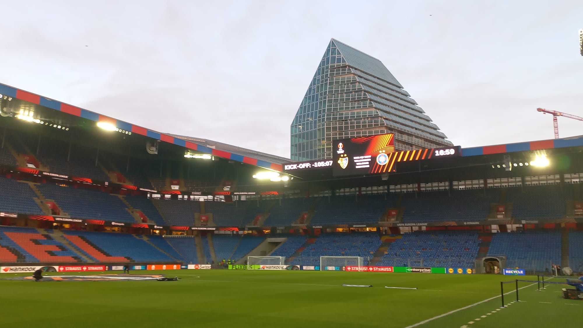 Imagine Stire Incendiu masiv la un stadion important! FCSB a evoluat acum 5 luni pe el | 2review.ro