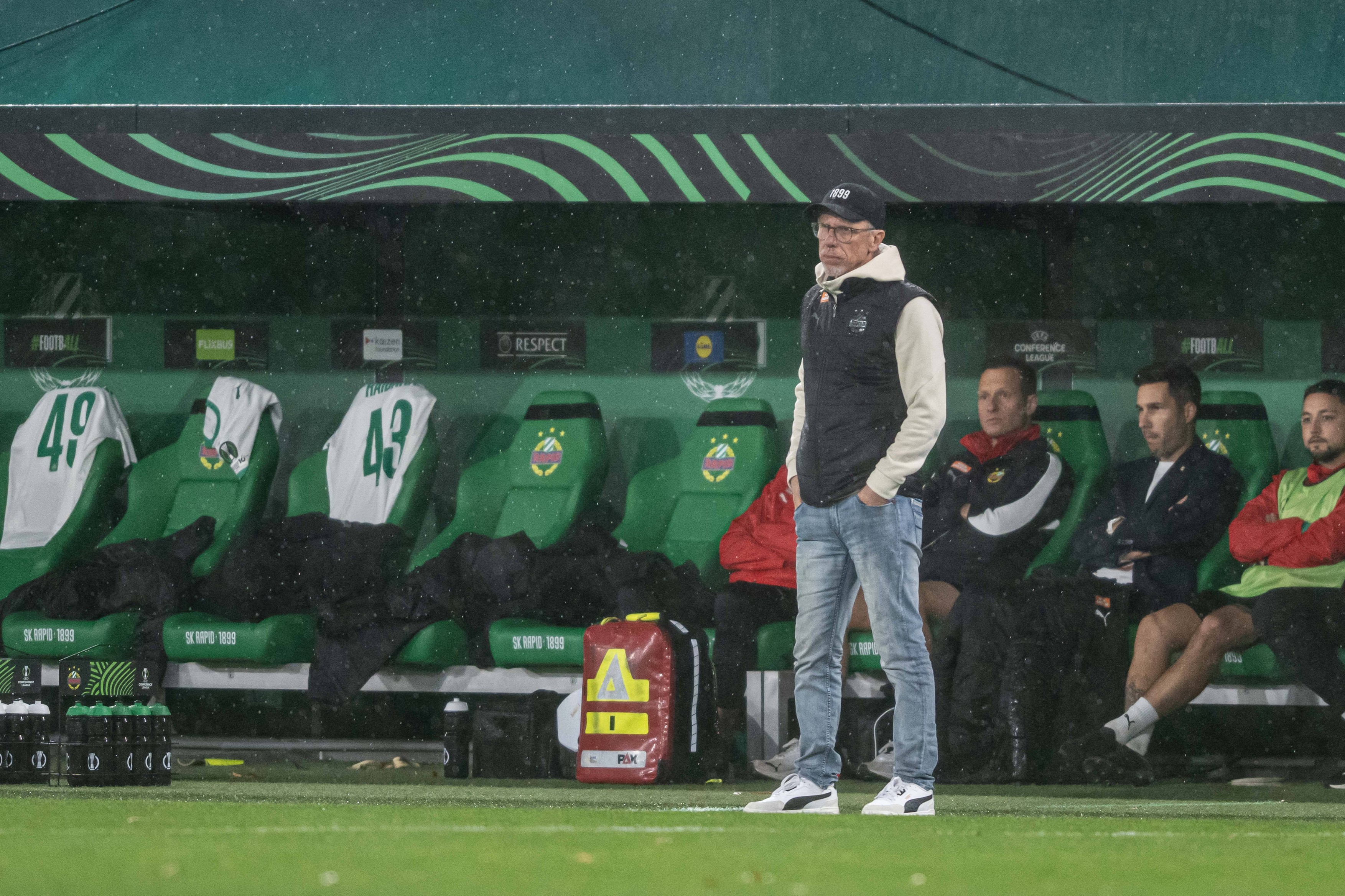Cum a numit-o antrenorul de la Rapid Viena pe Universitatea Craiova, după înfrângerea din Conference League