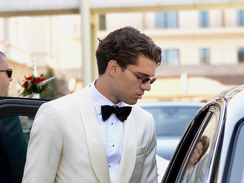 Ianis Hagi, printre cei mai pretențioși fotbaliști! Dezvăluirea stilistului care i-a făcut costumele de nuntă