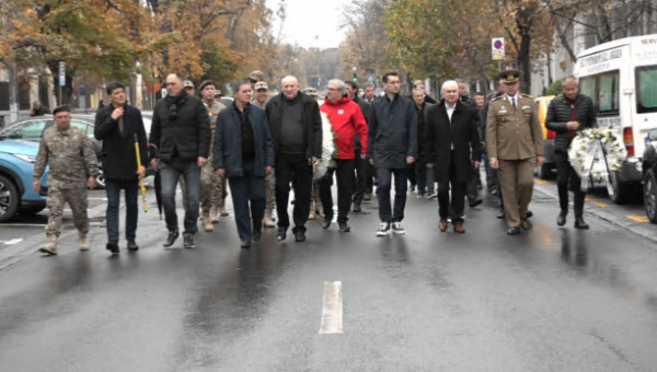 De ce a avut Stoichiță geacă roșie la înmormântarea lui Emeric Ienei