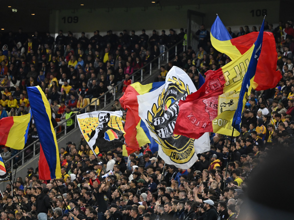 Nu doar amendă! FRF a primit nota de plată și e uriașă, după incidentele de la România - Austria