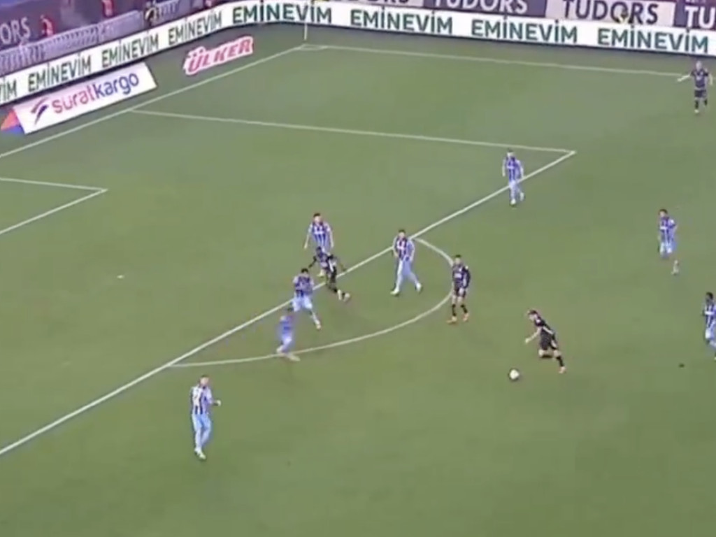 Ce execuție! Ianis Hagi tocmai a marcat golul carierei, în poarta fostei campioane a Turciei