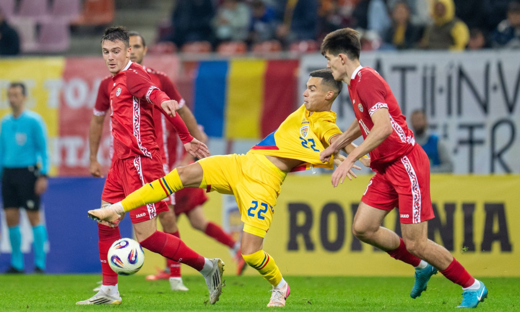 ODU5ZmFkMGQwNDBjY2JmMzY0MTc0ZjEyZGMz.thu