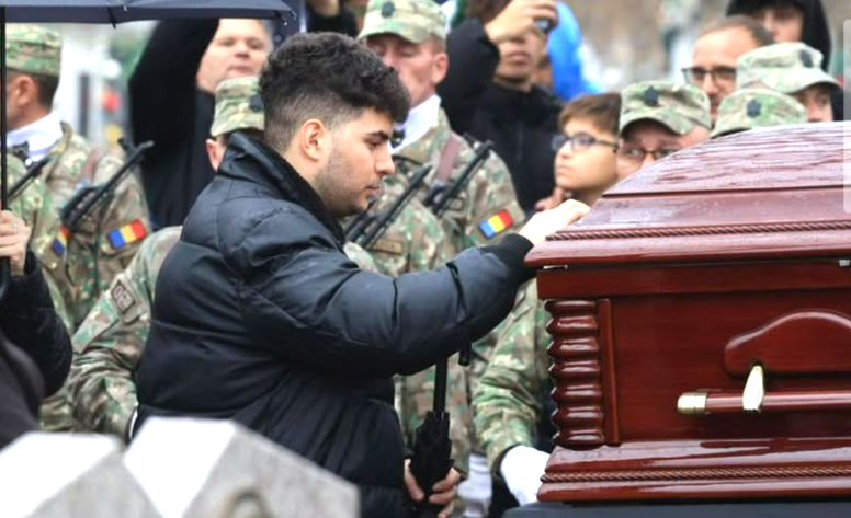 Ce moment! 500 de oameni au ascultat ce a spus Darius, nepotul lui Emeric Ienei, la sicriul antrenorului