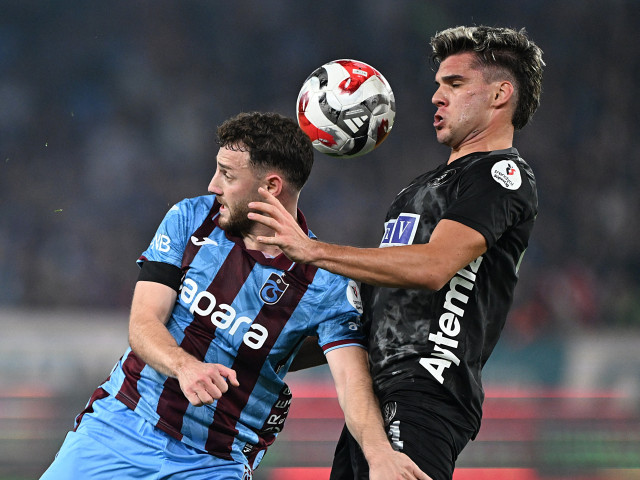 Ianis Hagi, accidentat după super-golul cu Trabzonspor