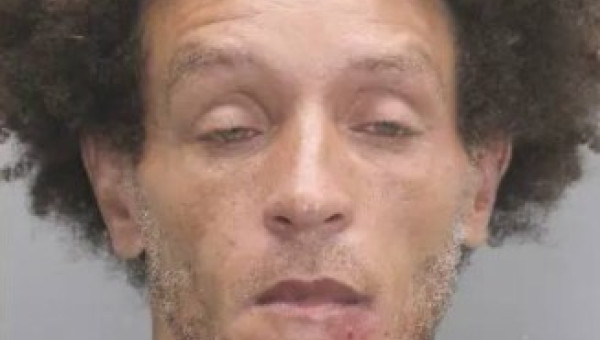 Viral instant. A fost milionar, iar acum a ajuns să cerșească pe străzi!