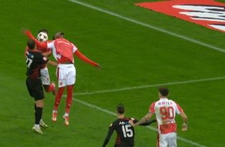 Verdict, în direct: ”Penalty clar!” Faza din Dinamo - Csikszereda care putea schimba soarta partidei