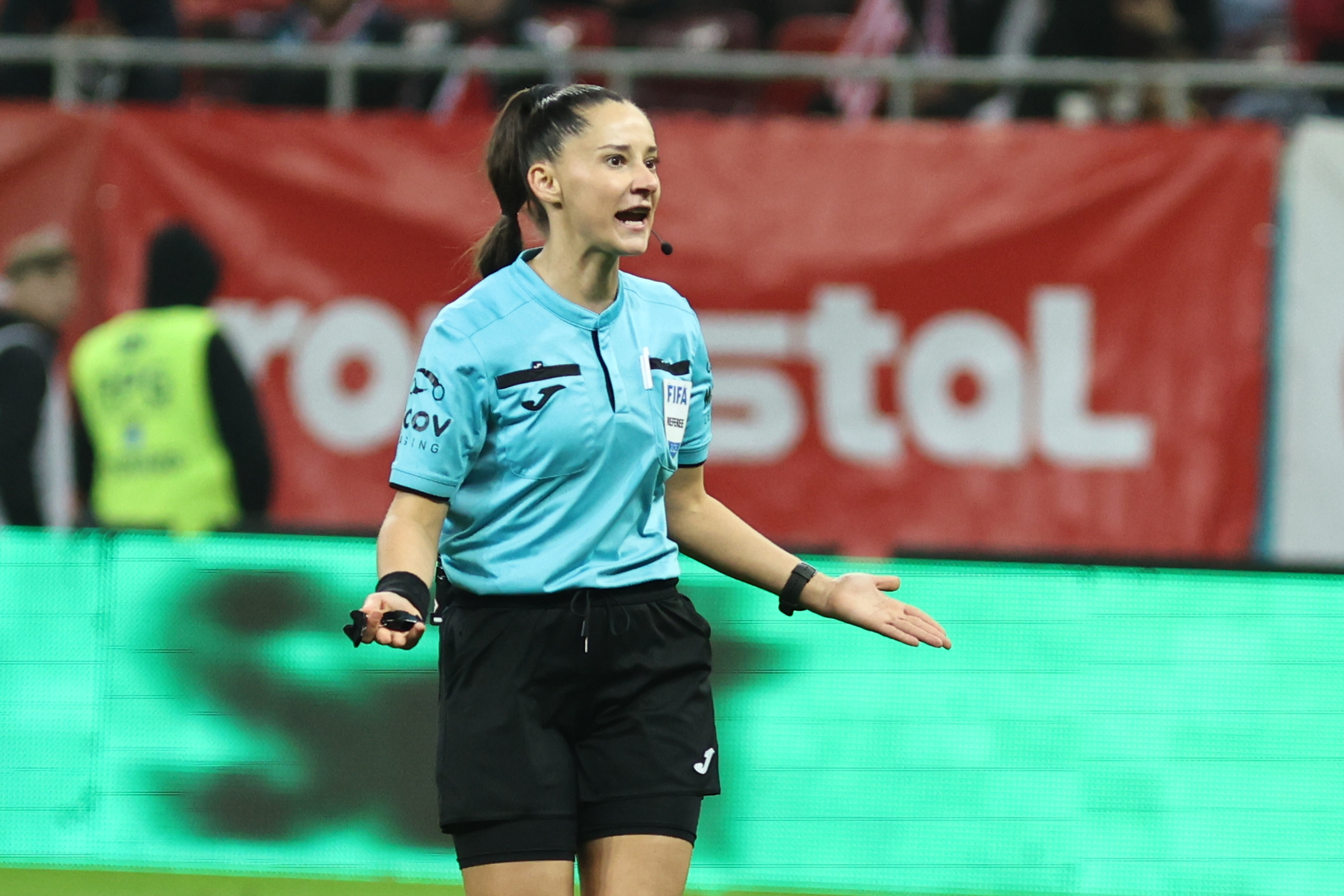 Imagine Stire Iuliana Demetrescu va conduce FCSB - Metaloglobus! Alte două arbitre în brigada delegată de CCA | 2review.ro