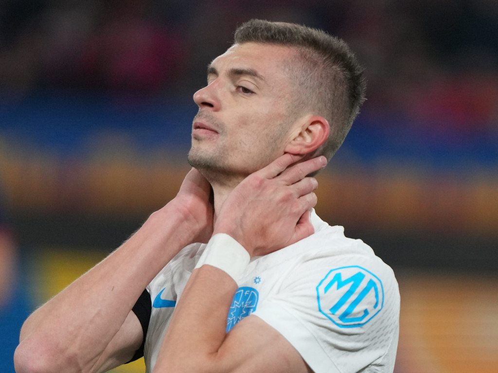 FCSB a rămas fără 12 jucători! Anunțul clubului